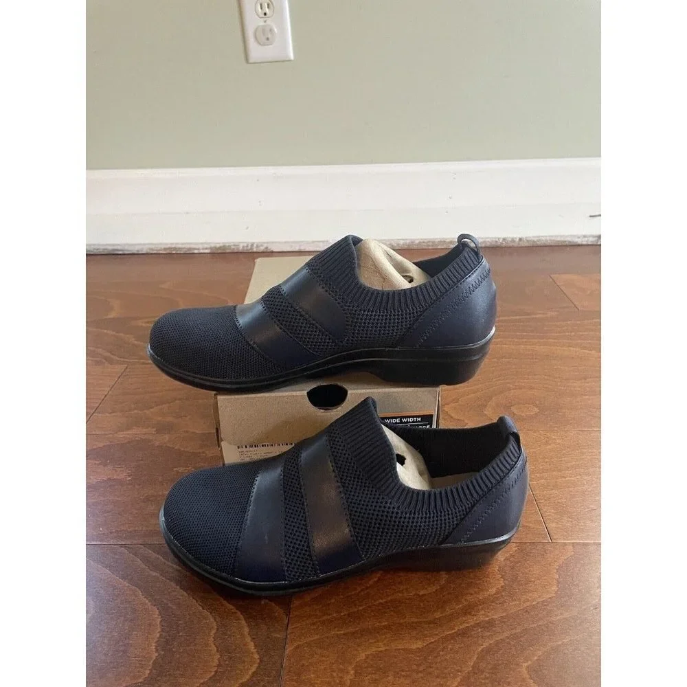 Clarks Womens Sashlyn Edge Navy Combi NEW Slip‎ On 5 M Closed Toe Flats
